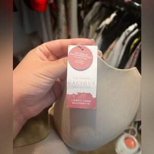 Brand New W TAGS 38H bra